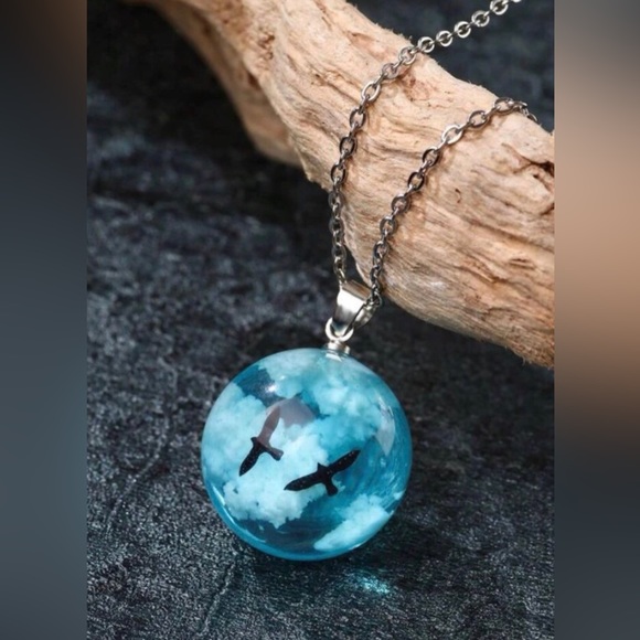 ✨3for$38 New Flying Birds in Sky Dimensional Sphere Pendant Necklace - Picture 2 of 16
